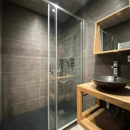 Eterlous - Magnifique De 70 M2 Entierement Renove, Au Coeur De Mae-3764 * Val Thorens